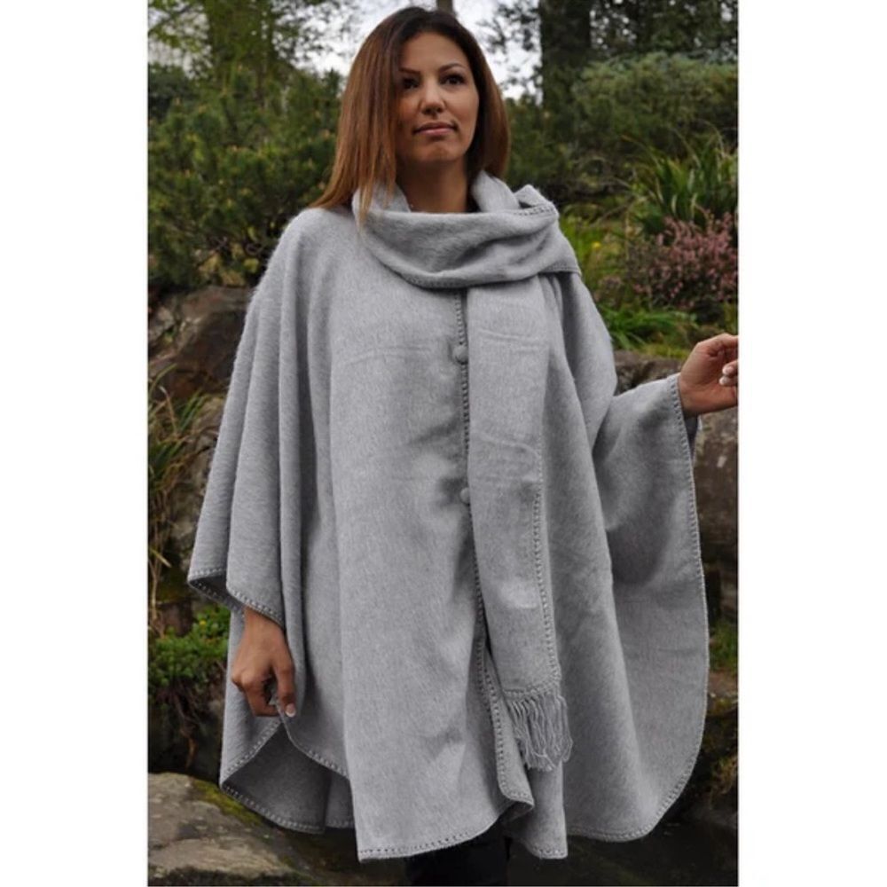 Alpaca Camargo Gray Alpaca poncho with attached scarf